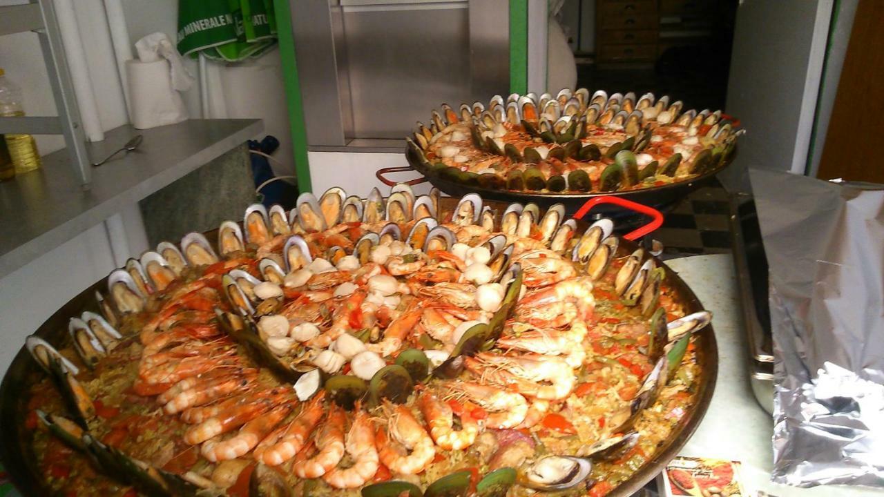 Hotel Restaurant Les Touristes Vals-les-Bains Ngoại thất bức ảnh